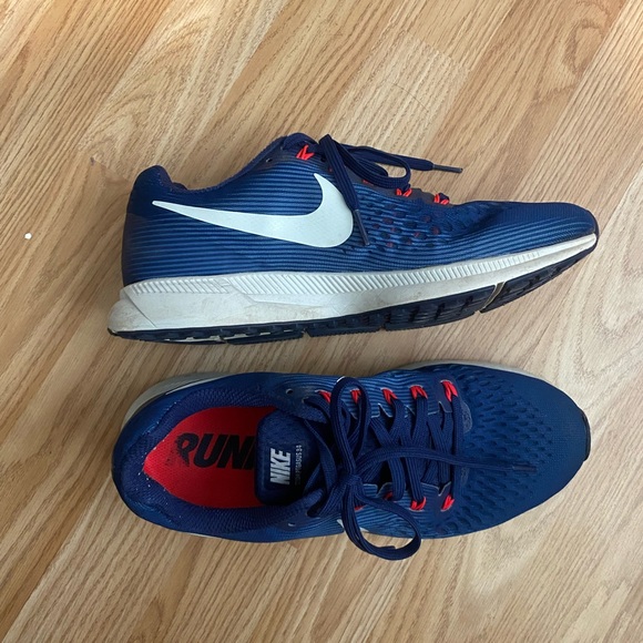 Nike Zoom Sneakers - Picture 1 of 9